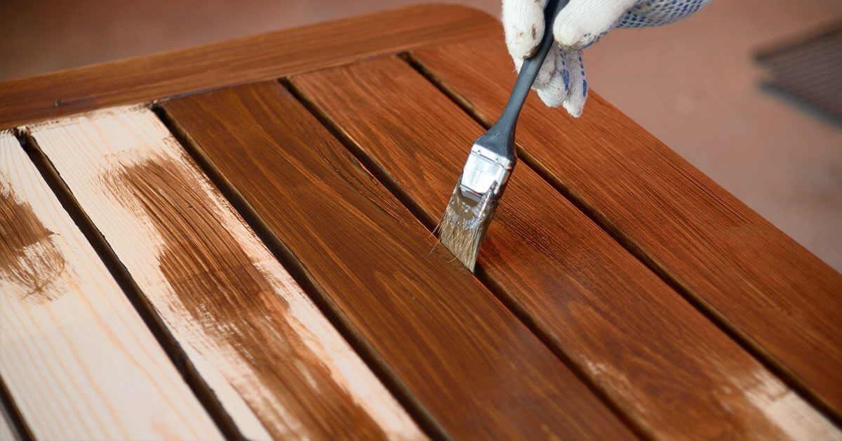 paint wood with brown paint